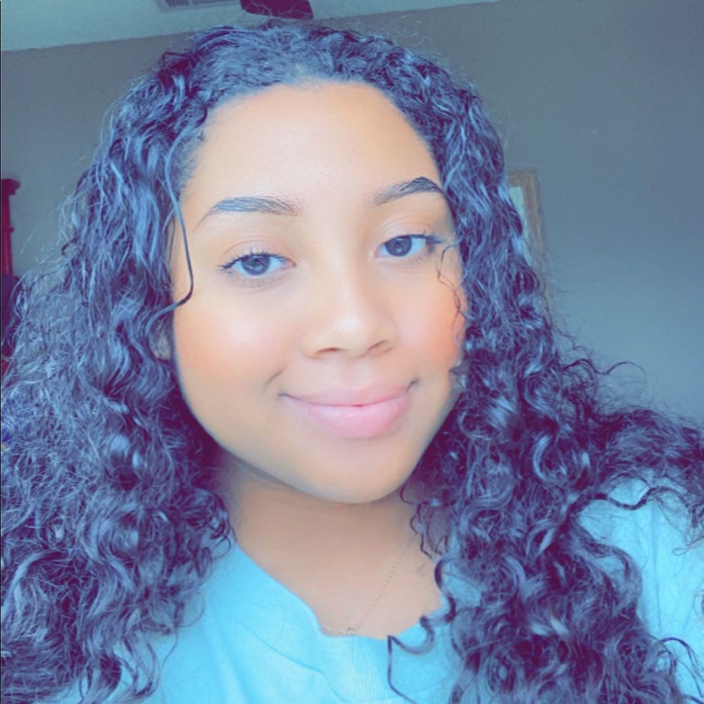 Meet your Posher, Nina